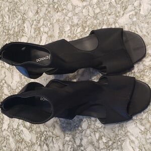 Donald Pliner Valeri Stretch Bootie cutout heel peep toe